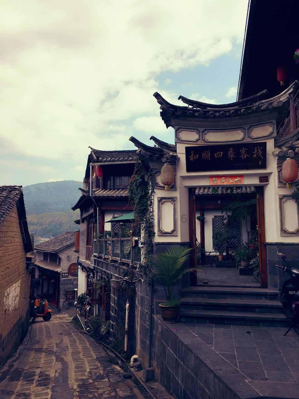 英国文学经典《烈火情人》:禁忌之恋与伦理审判的悲壮挽歌,感动心灵的故事